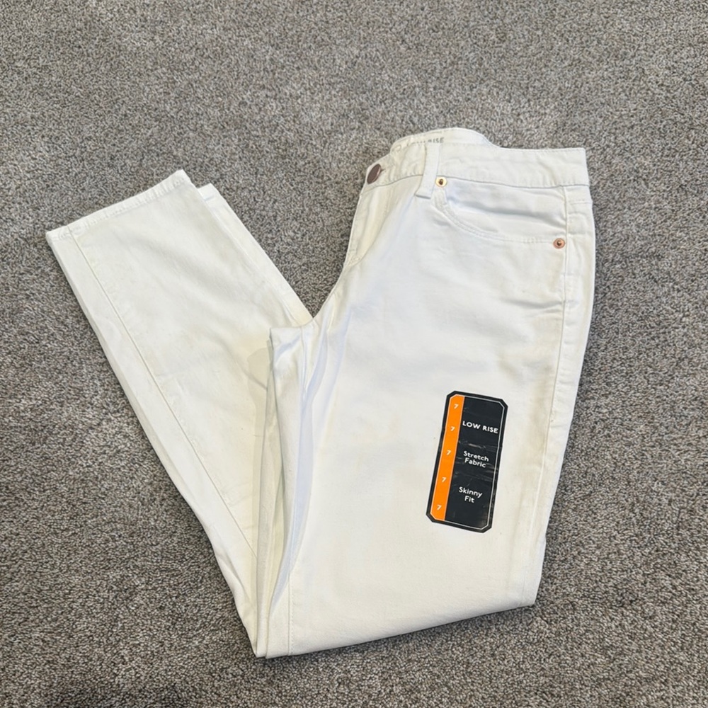 NWT No Boundaries Low Rise Skinny Jeans